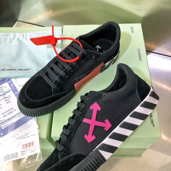 Off-White Low Vulcanized Distressed Sneakers – OFF62 - Image 2