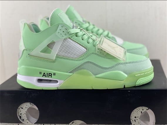 Off-White x Air Jordan 4 – AJH070