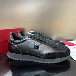 STUD AROUND LOW-TOP CALFSKIN AND NAPPA LEATHER SNEAKER – VLS001