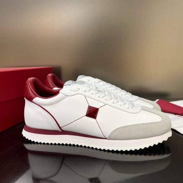 STUD AROUND LOW-TOP CALFSKIN AND NAPPA LEATHER SNEAKER – VLS002
