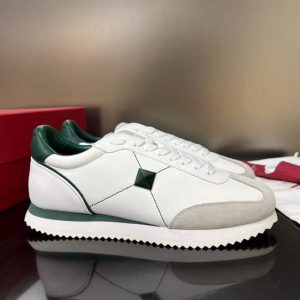STUD AROUND LOW-TOP CALFSKIN AND NAPPA LEATHER SNEAKER – VLS003