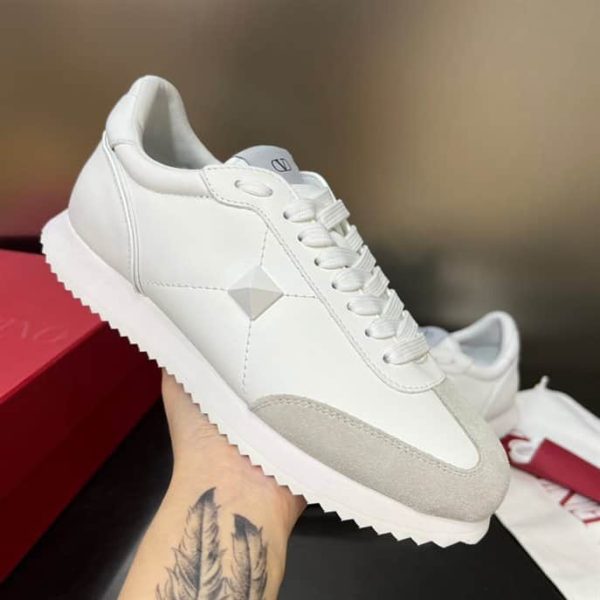 STUD AROUND LOW-TOP CALFSKIN AND NAPPA LEATHER SNEAKER – VLS004 - Image 2
