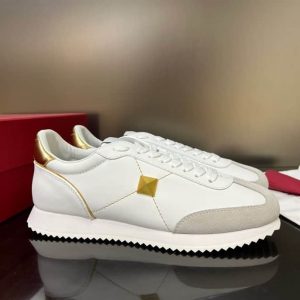 STUD AROUND LOW-TOP CALFSKIN AND NAPPA LEATHER SNEAKER – VLS005
