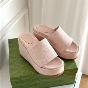WOMEN’S JUMBO GG PLATFORM SLIDE SANDAL – GCS24