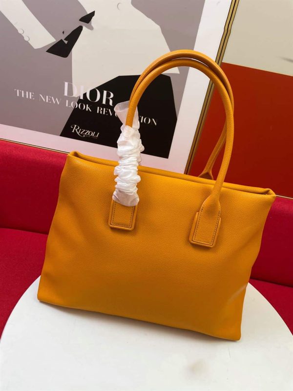 BOTTEGA VENETA WOMEN’S CHAIN TOTE IN COB  – WBV18 - Image 7