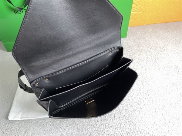 BOTTEGA VENETA WONMEN’S MOUNT IN BLACK – WBV14 - Image 9