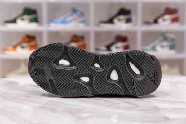 ADIDAS YEEZY BOOST 700 V2 VANTA - Image 5