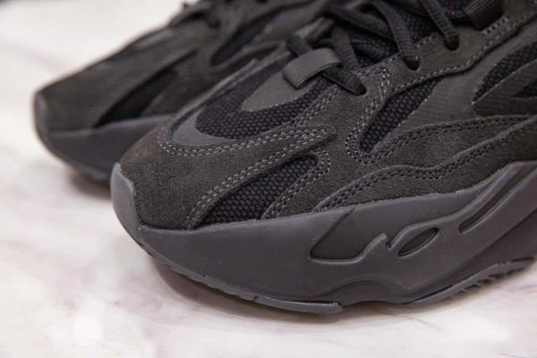 ADIDAS YEEZY BOOST 700 V2 VANTA - Image 6