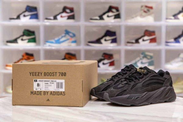 ADIDAS YEEZY BOOST 700 V2 VANTA - Image 9