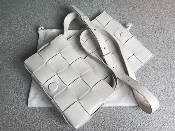 BOTTEGA VENETA WOMEN’S CASSETTE IN WHITE – WBV08 - Image 7