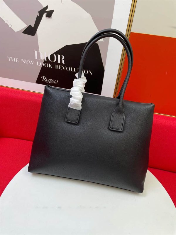 BOTTEGA VENETA WOMEN’S CHAIN TOTE IN BLACK – WBV19 - Image 8