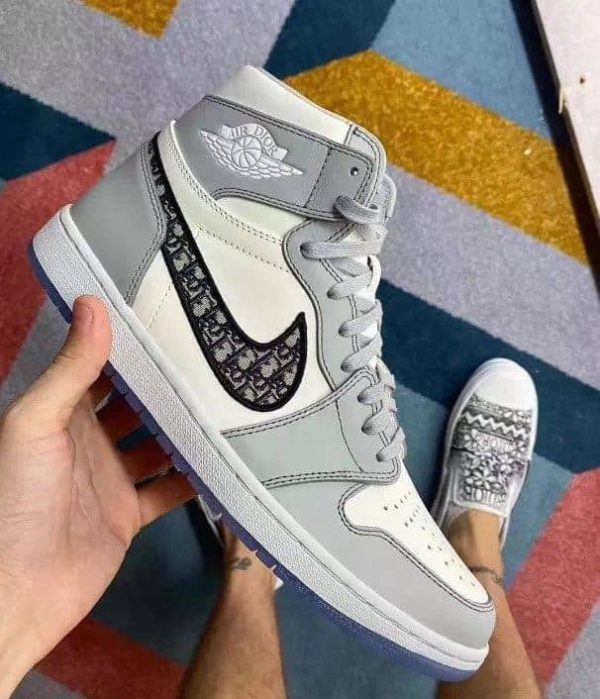 DIOR AIR JORDAN 1 HIGH OG SNEAKER - Image 2