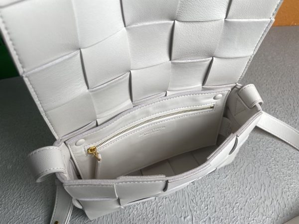 BOTTEGA VENETA WOMEN’S CASSETTE IN WHITE – WBV08 - Image 8