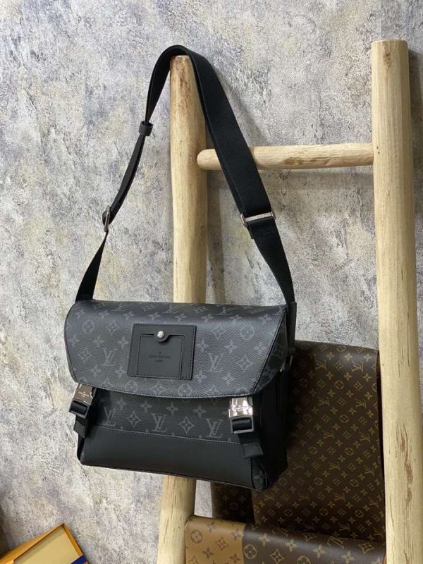 LOUIS VUITTON MESSENGER PM VOYAGER – WLM158 - Image 9