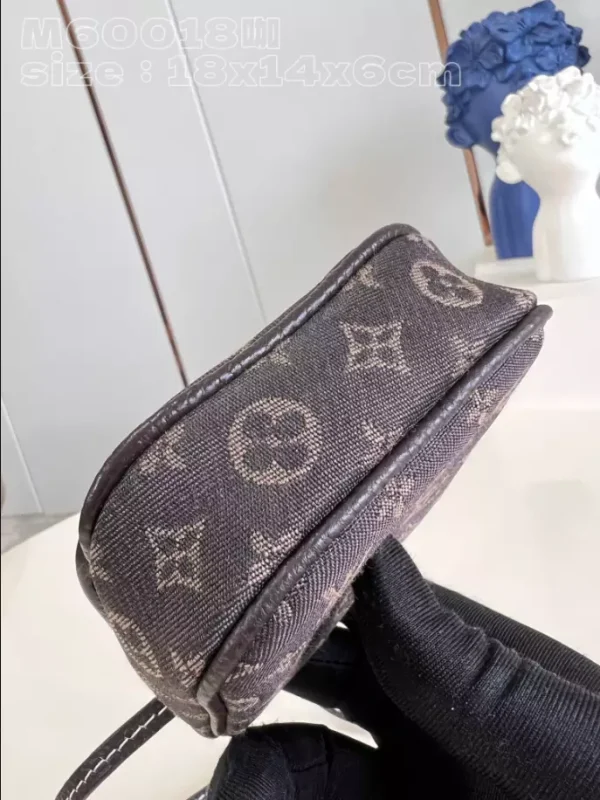 LOUIS VUITTON POCHETTE CANCUN POUCH SHOULDER BAG – WLM598 - Image 6