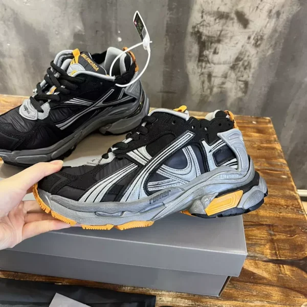 BALENCIAGA MEN’S RUNNER SNEAKER IN BLACK/GREY/NEON ORANGE – BB189 - Image 10