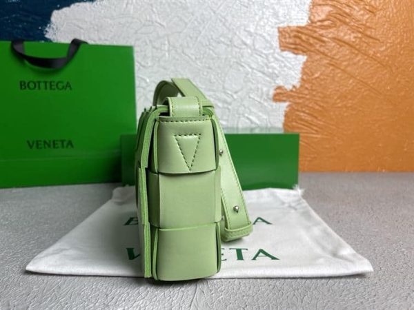 BOTTEGA VENETA WOMEN’S CASSETTE IN PISTACHIO – WBV10 - Image 9