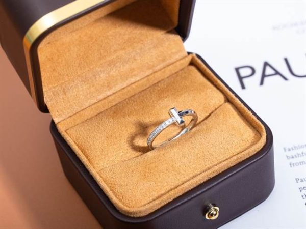 TIFFANY & CO. JEWELREY – WJL68