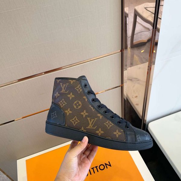 LOUIS VUITTON MONOGRAM HIGH TOP SNEAKER LSVT053 - Image 2