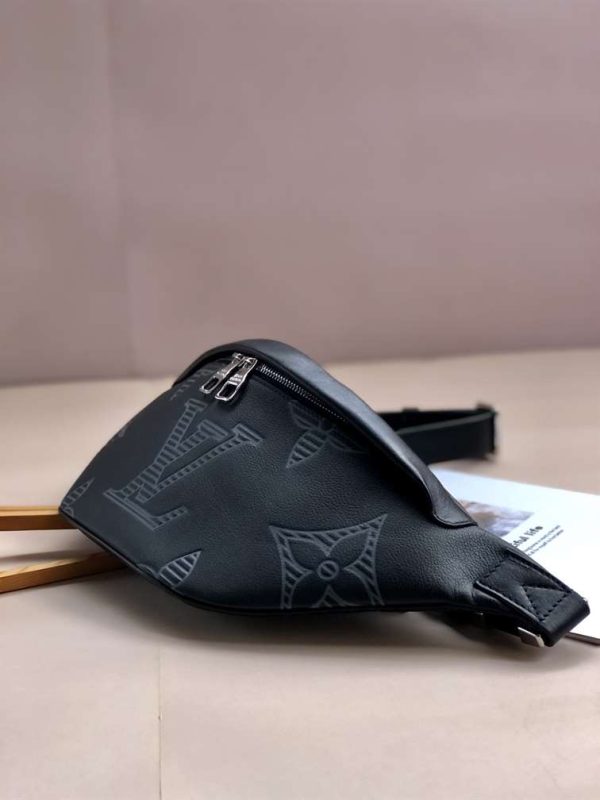 LOUIS VUITTON DISCOVERY BUMBAG – WLM199 - Image 9