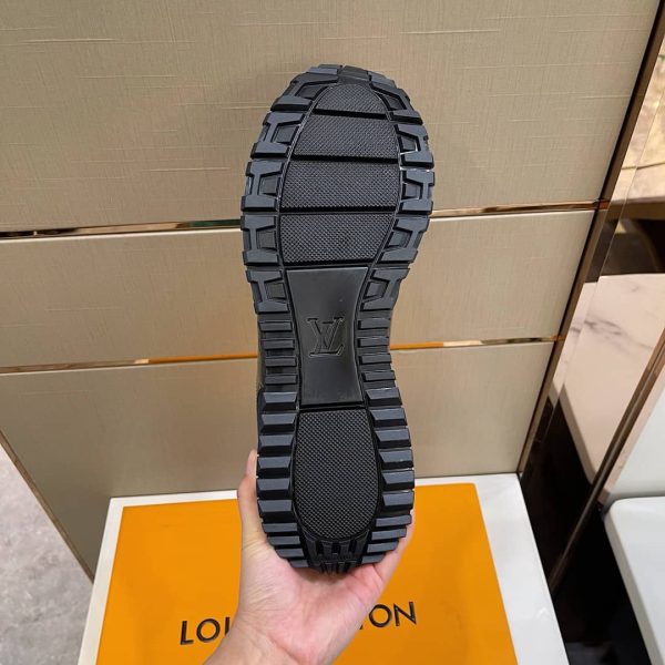 LOUIS VUITTON RUN AWAY SNEAKER – LSVT312 - Image 6