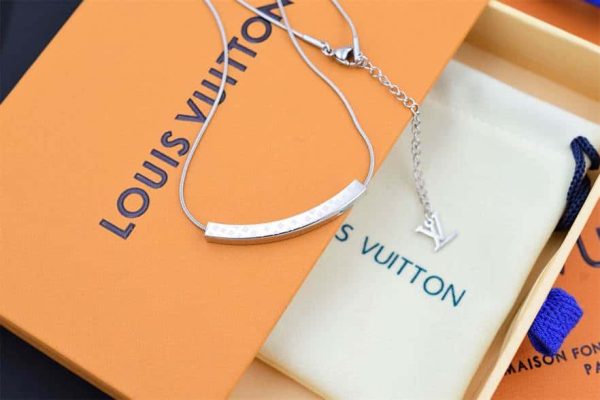 LOUIIS VUITTON JEWELREY – WJL04
