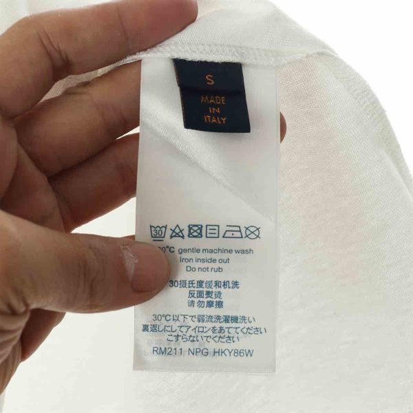 Louis Vuitton Floating Lv Printed T-Shirt – LSVT29 - Image 7
