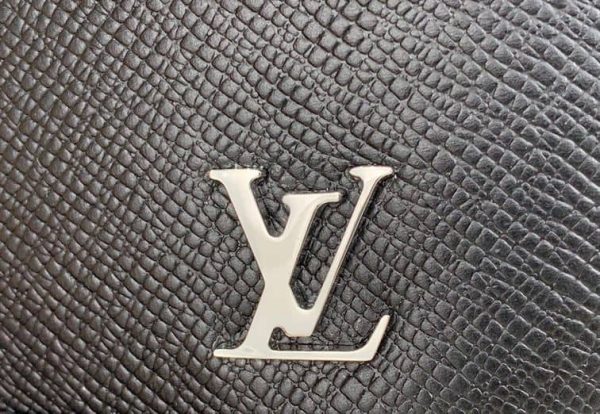 Louis Vuitton Avenue Sling Bag Black – WLM065 - Image 8