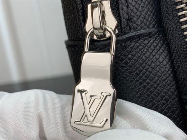 Louis Vuitton Avenue Sling Bag Black – WLM065 - Image 9