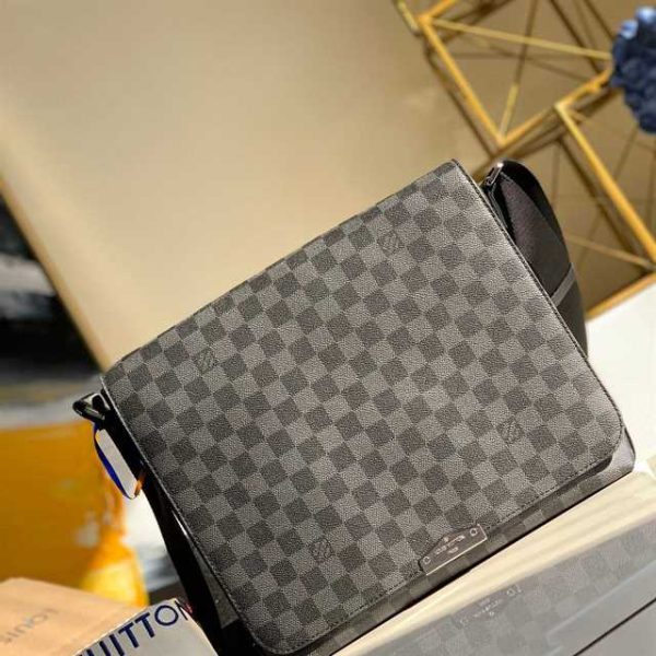 LOUIS VUITTON DISTRICT MM DAMIER GRAPHITE CANVAS N40350 - Image 5