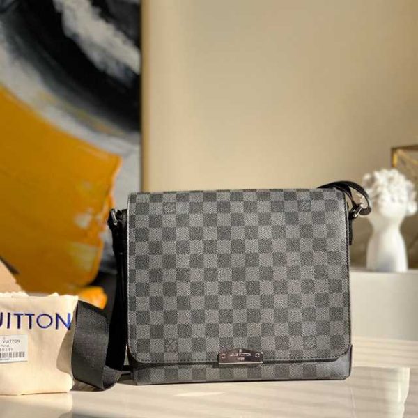 LOUIS VUITTON DISTRICT PM DAMIER GRAPHITE CANVAS N40349 - Image 2