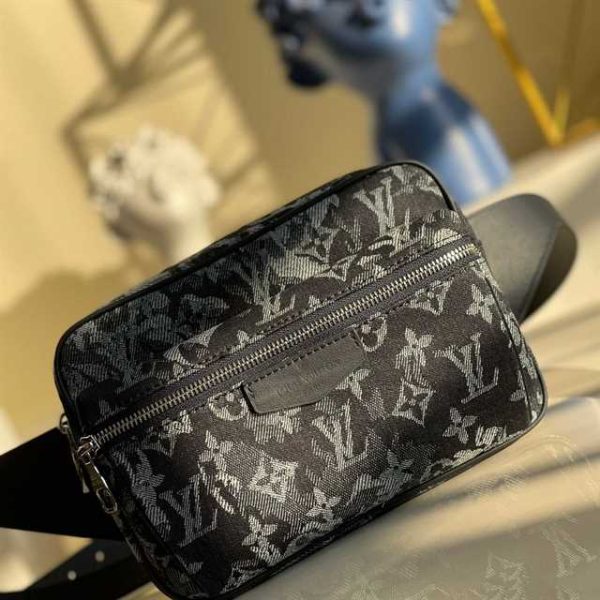LOUIS VUITTON OUTDOOR BUMBAG MONOGRAM CANVAS M57281 - Image 2