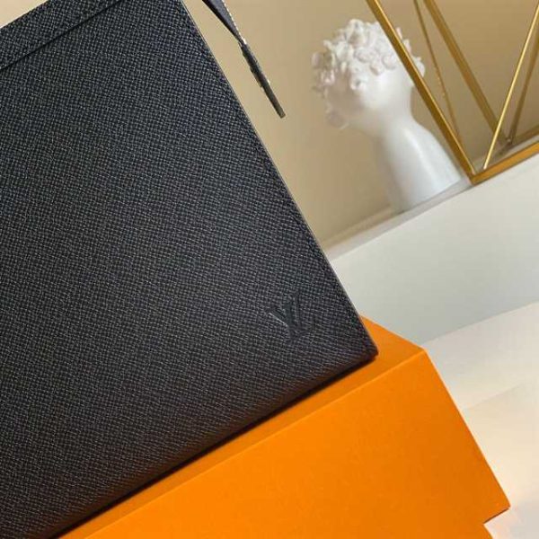 LOUIS VUITTON POCHETTE VOYAGE MM TAIGA LEATHER M30675 - Image 6