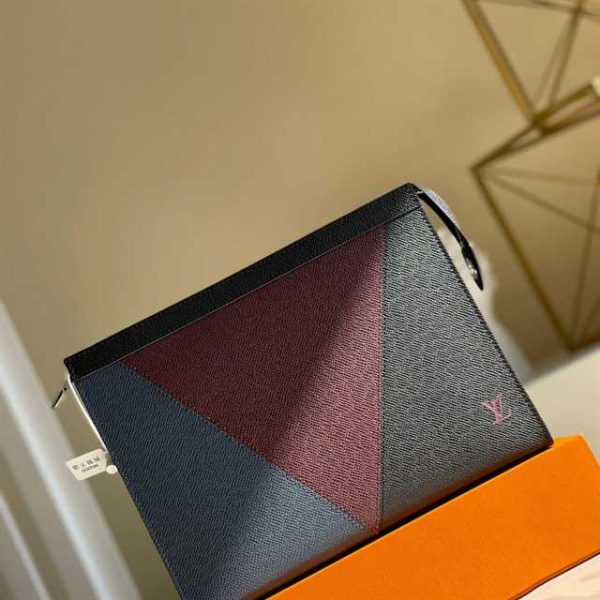LOUIS VUITTON POCHETTE VOYAGE MM TAIGA LEATHER M30718 - Image 2