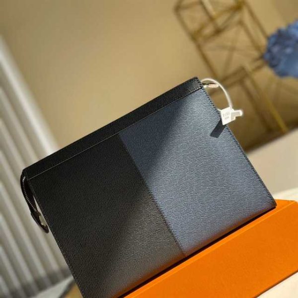 LOUIS VUITTON POCHETTE VOYAGE MM TAIGA LEATHER M30718 - Image 7