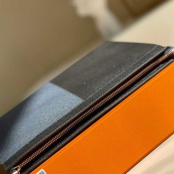 LOUIS VUITTON POCHETTE VOYAGE MM TAIGA LEATHER M30718 - Image 8