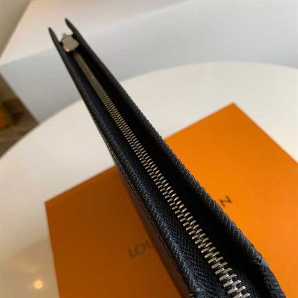 LOUIS VUITTON POCHETTE VOYAGE TAIGA LEATHER M30450 - Image 9