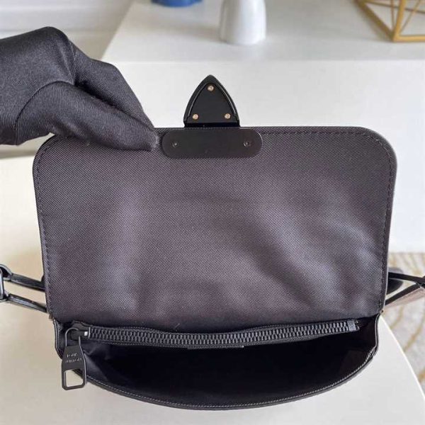 M45807 LOUIS VUITTON MONOGRAM S LOCK SLING BAG - Image 4